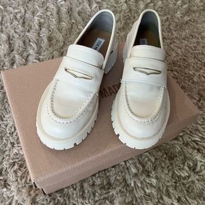 Steve Madden Women’s Platform Lawrence Loafers-NEVER WORN. Size 8.Color-Bone